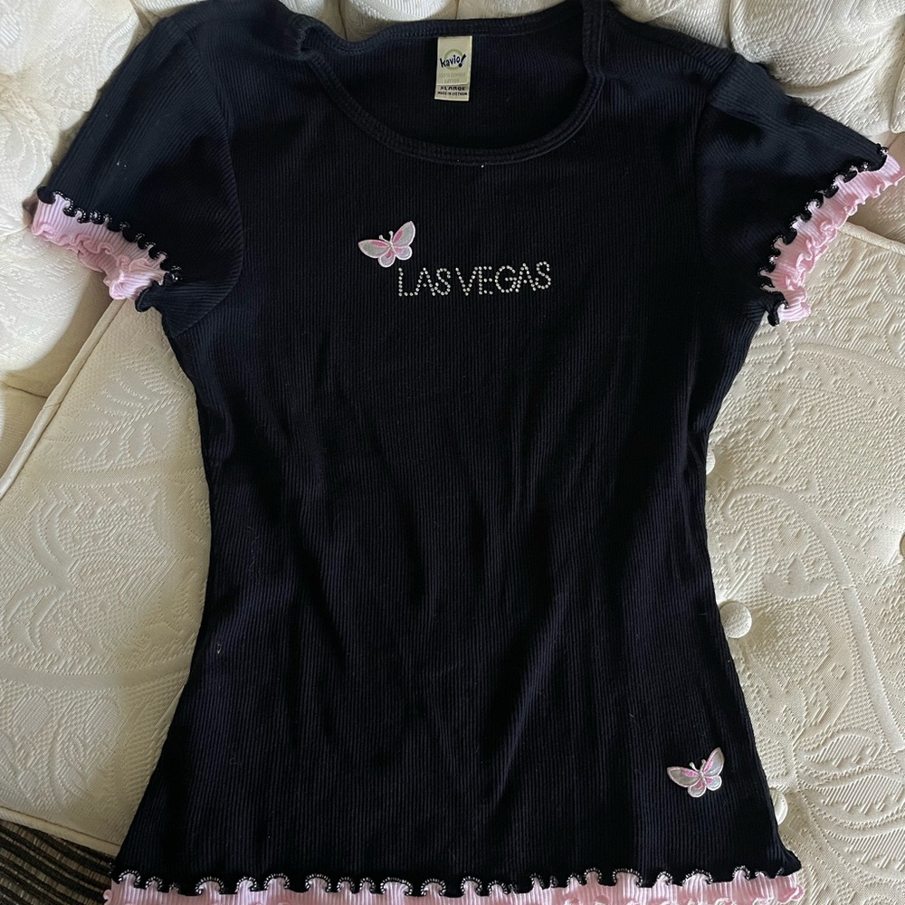 🐰las vegas black and pink ruffle tee
